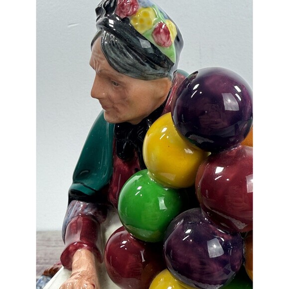Vintage Royal Doulton The Old Balloon Seller HN1315 England 7.5" Tall 1940s Mint - Picture 6 of 16